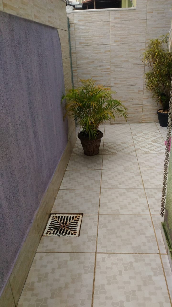 Casa geminada no bairro Porto Seguro em Ribeirão das Neves, há poucos metros de tudo !