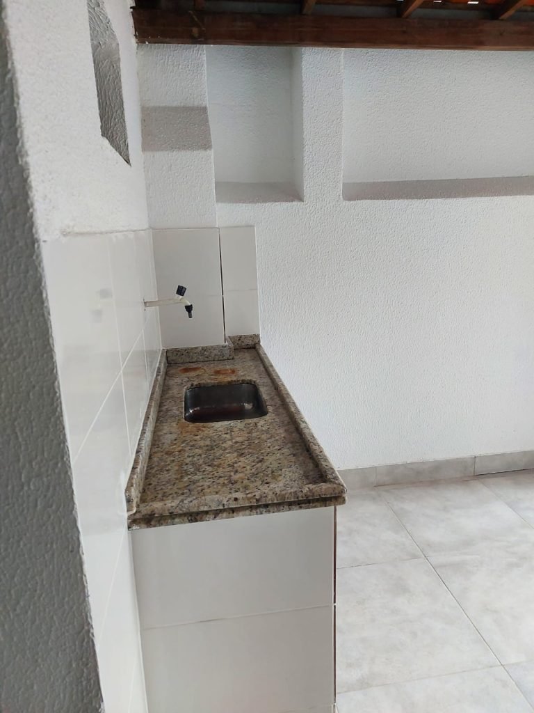 Apartamento de 3 quartos com ampla área privativa  em Justínopolis.