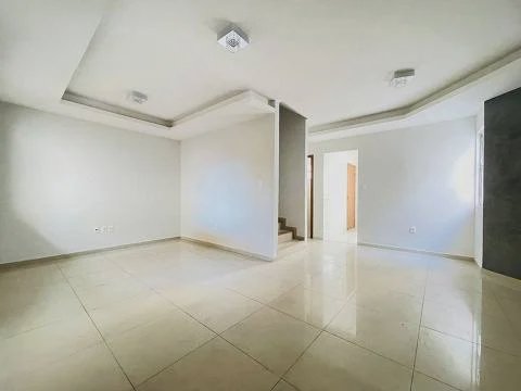 Casa Triplex – 3 Quartos no Céu Azul