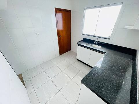 Casa Triplex – 3 Quartos no Céu Azul