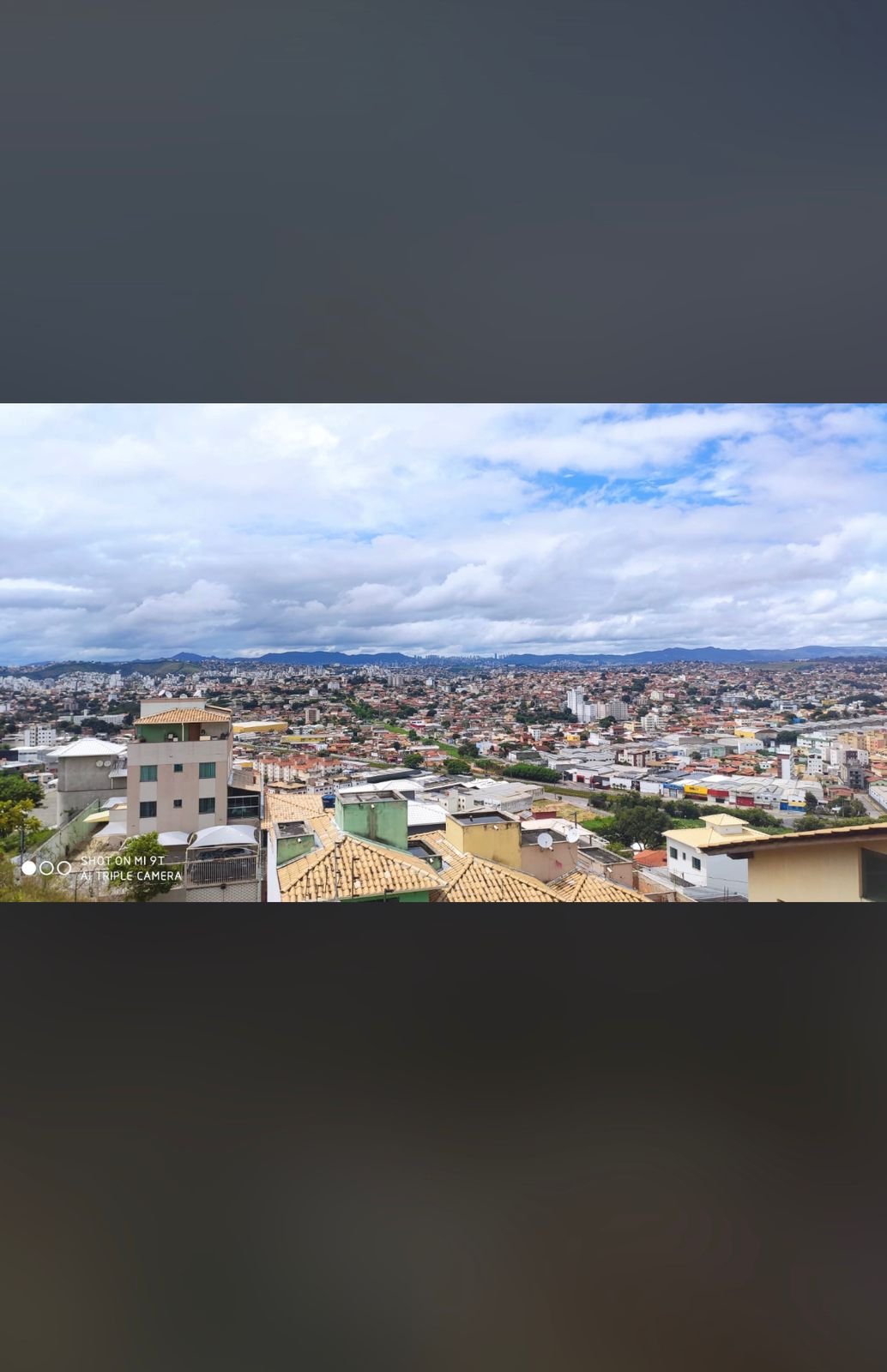 Casa para ampliação em um lote de 250m² com terraço há poucos metros do Shopping de Contagem